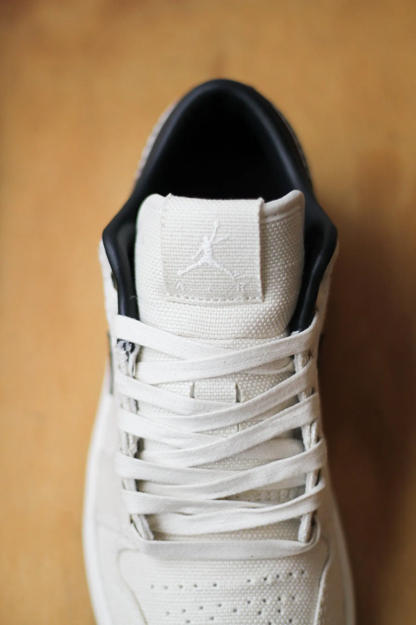 AIR JORDAN LOW PRM "PALE IVORY/BAROQUE BROWN-OFF NOIR"