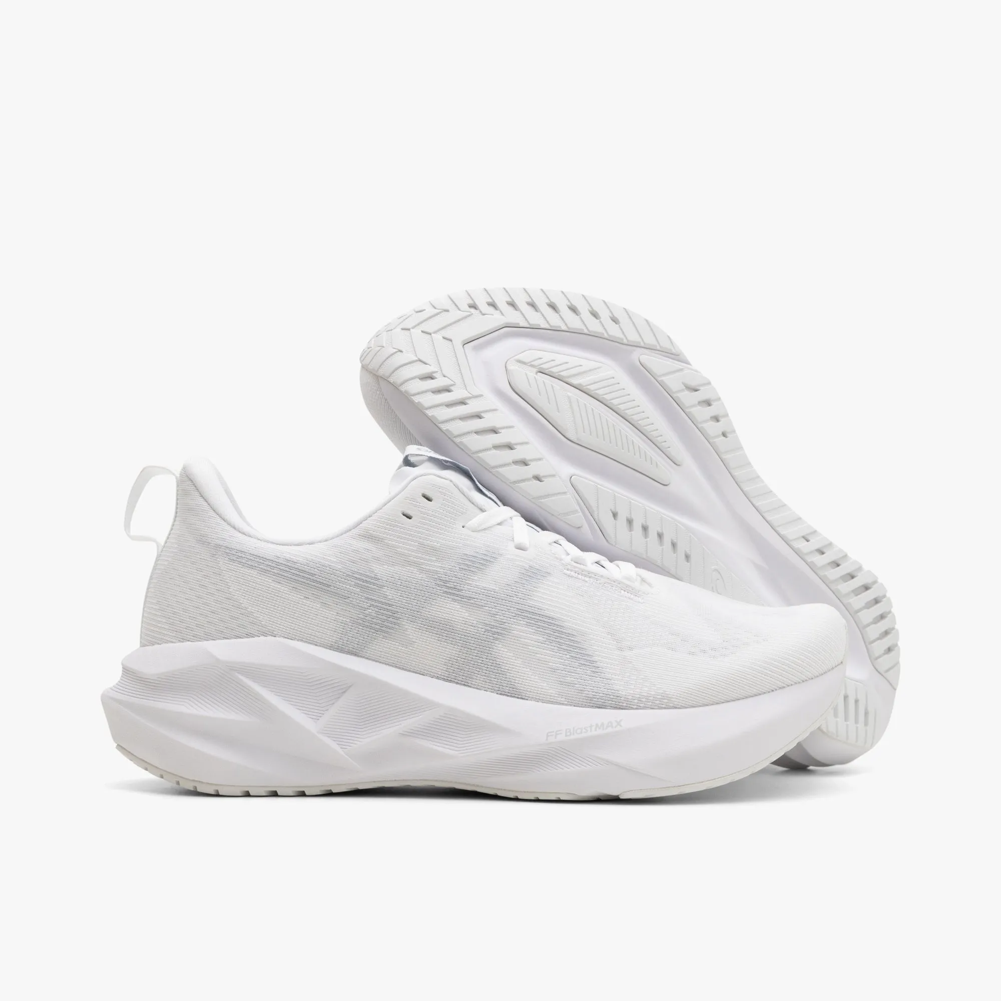 ASICS Novablast 5 White / Piedmont Grey