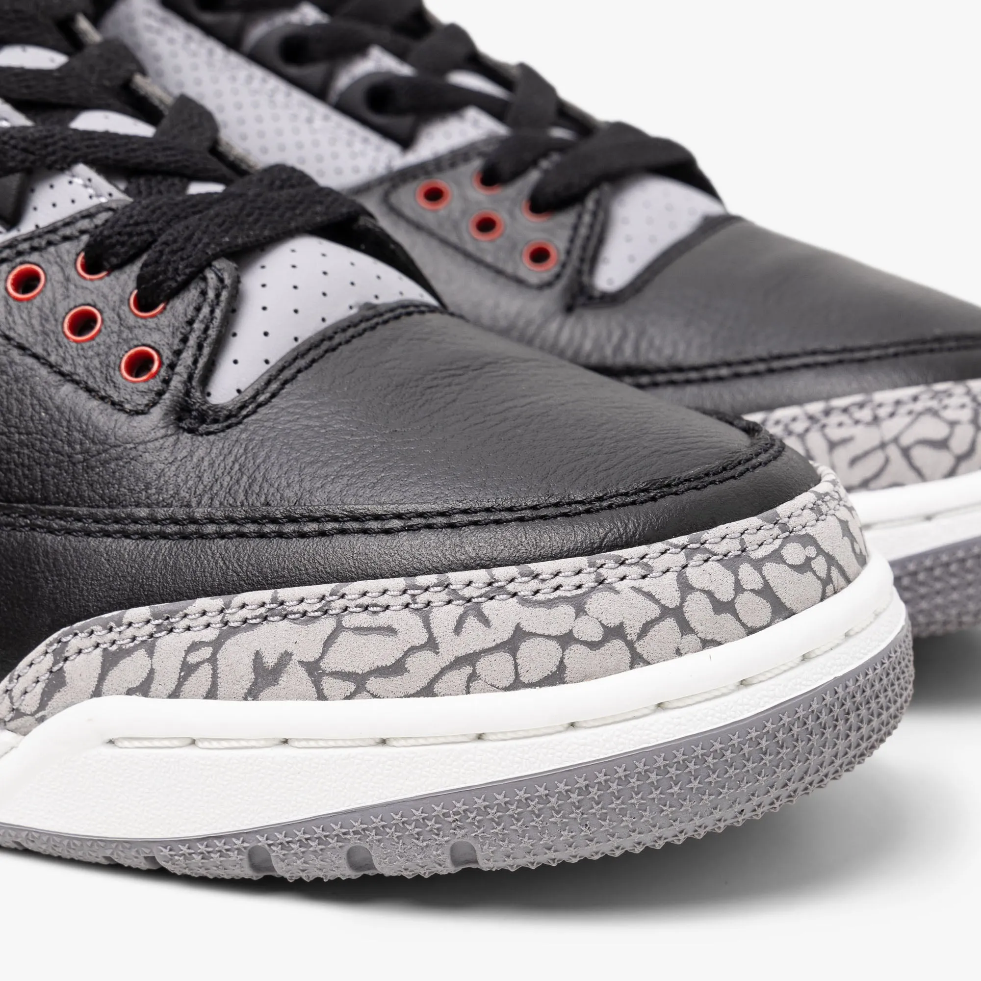Jordan 3 Retro Black / Fire Red - Cement Grey