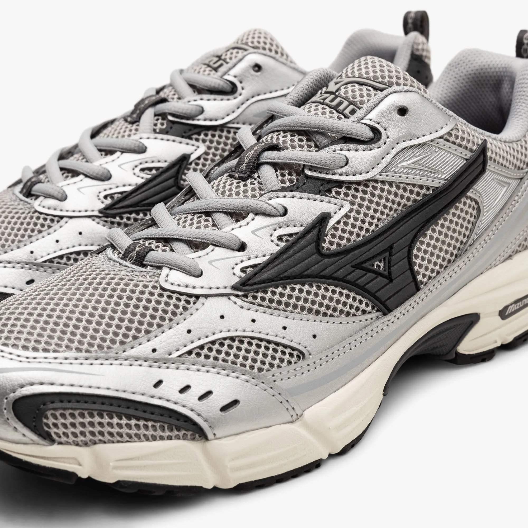 Mizuno MXR Snow White / Harbor Mist