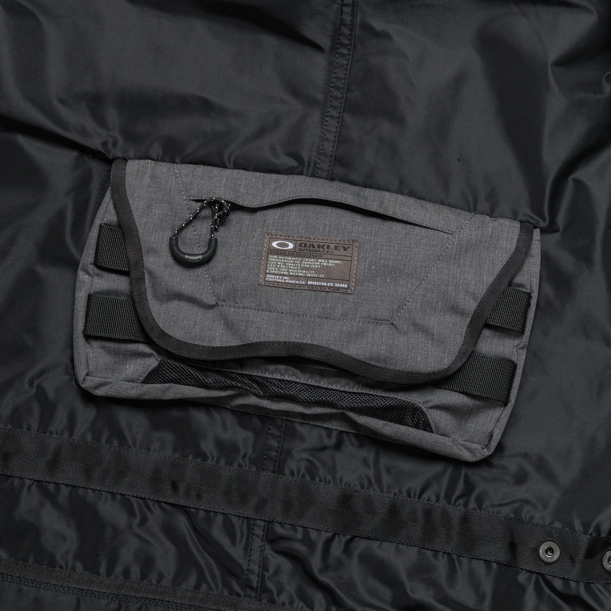 Polyester Twill Laminated Jacket x OAKLEY - Black/Black
