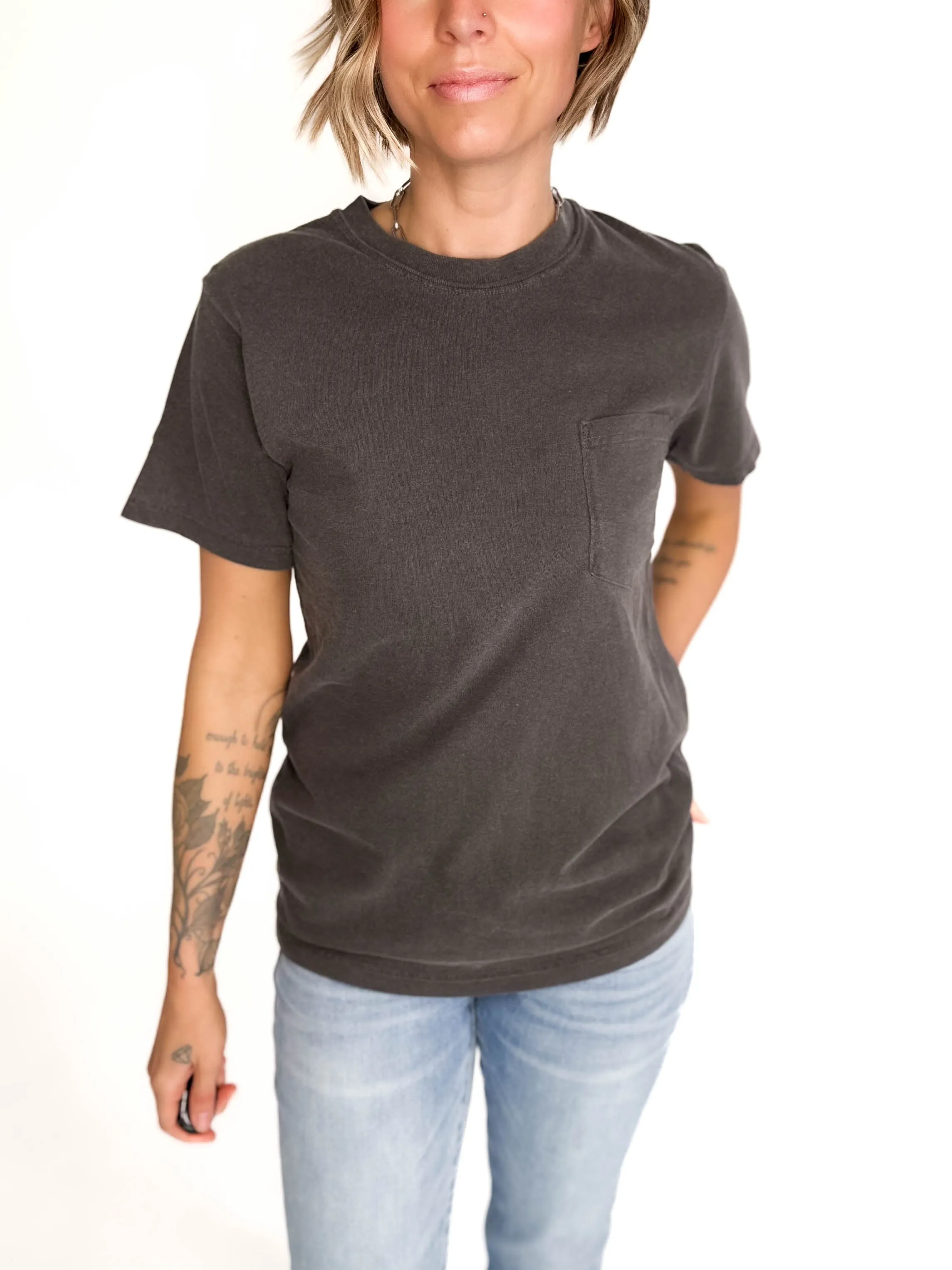 T G Classic Washed Cotton Pocket T-shirt- PEPPER