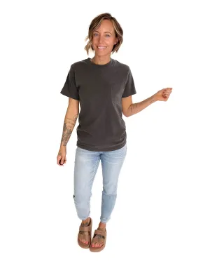 T G Classic Washed Cotton Pocket T-shirt- PEPPER