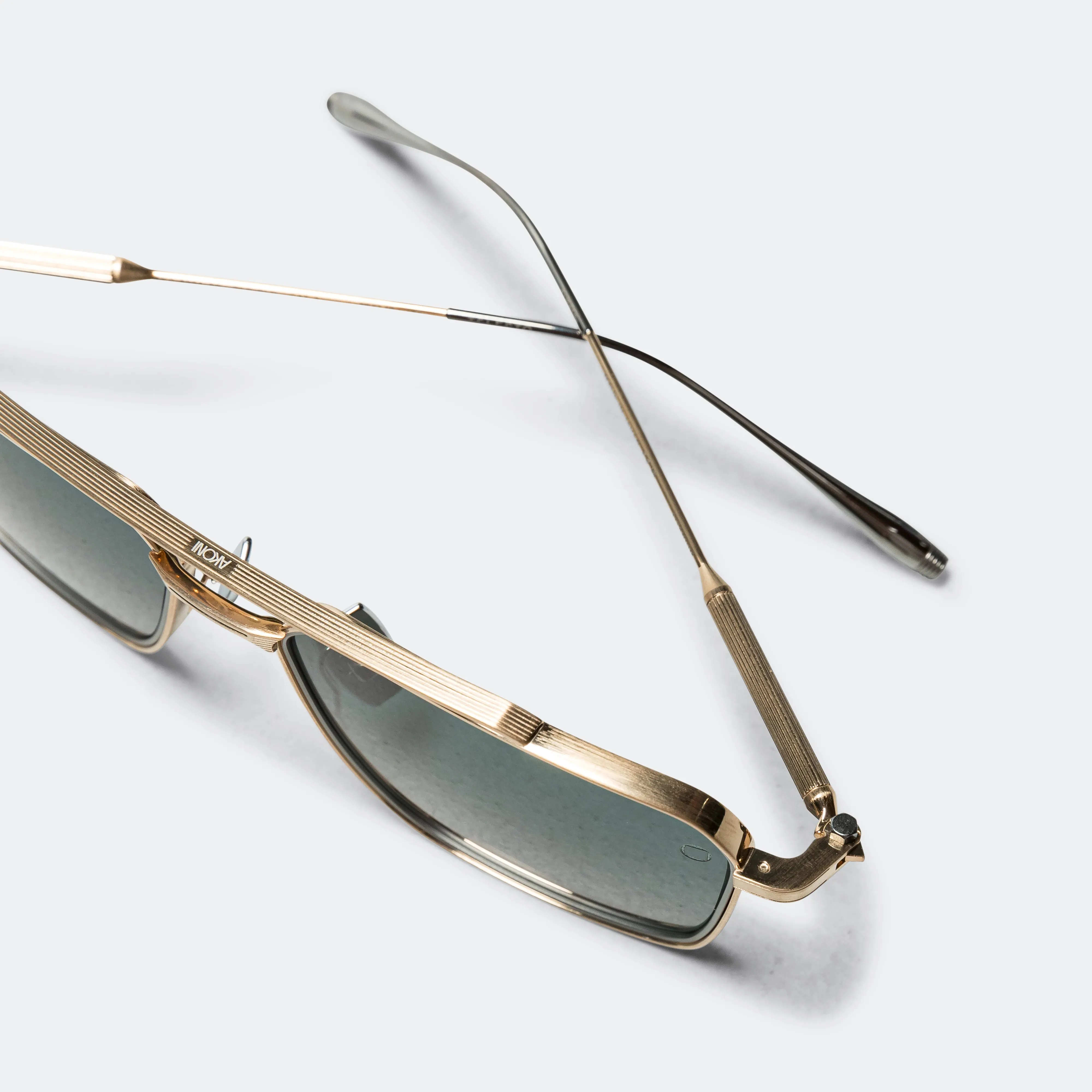 Telesto - Brushed 12k Gold/Matte Black Palladium - 56